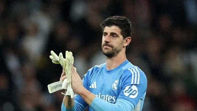 库尔图瓦长传助巴尔韦德破门,加冕欧冠历史“助攻王”门将