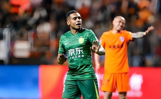 上港首轮惜败河南队!球队两位置补强调整迫在眉睫,引发热议