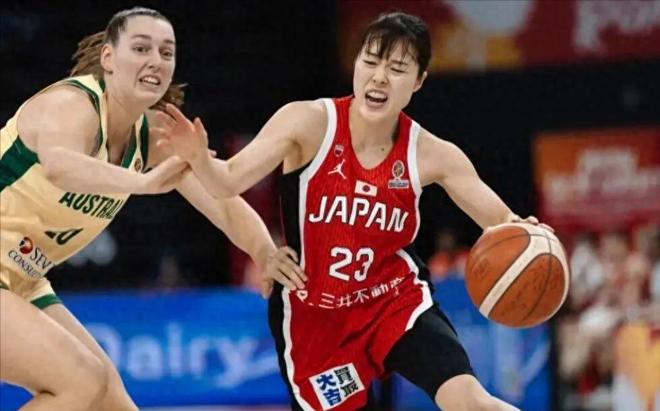 女篮世预赛疯狂一夜积分榜乱了中国女篮形势大好,日本2连败难了