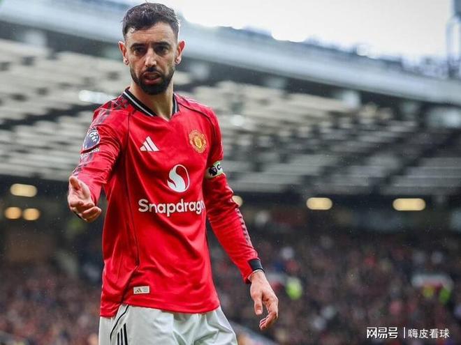 进步明显!曼联提前8轮成功保级,4大欧洲冠军,争一个降级名额