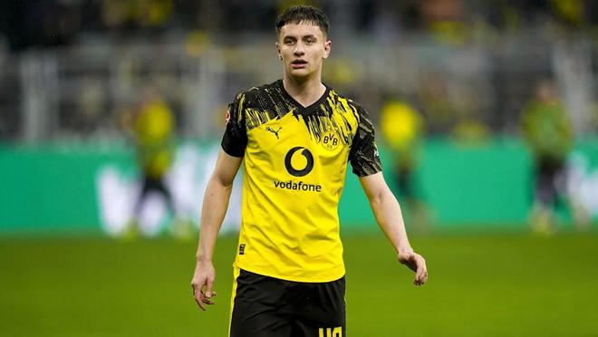 图片报:多特即将和18岁后卫雷贾尼续约3至4年