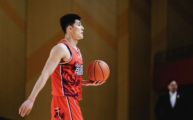 CBA李祥波说出不合适言论，西热力江：就算停赛也要用拳头揍他