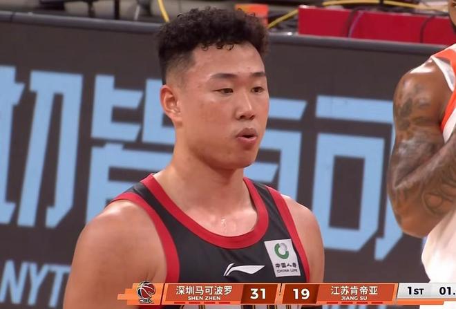 深圳男篮20分大胜，贺西宁31分大爆发，庞峥麟8中3正负值-22