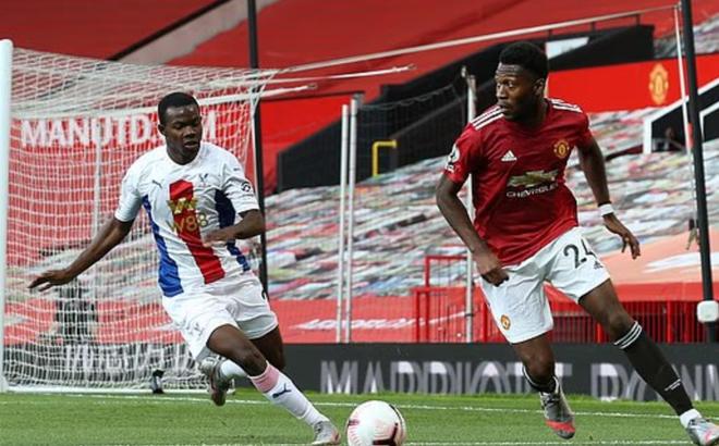 邮报：28岁前曼联后卫门萨跟随水晶宫梯队训练，寻找新的下家