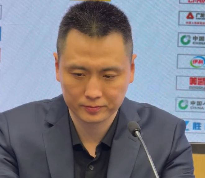 胜天津发布会！卢伟警惕领先后松懈+球队健康，李弘权谈宝宝话题