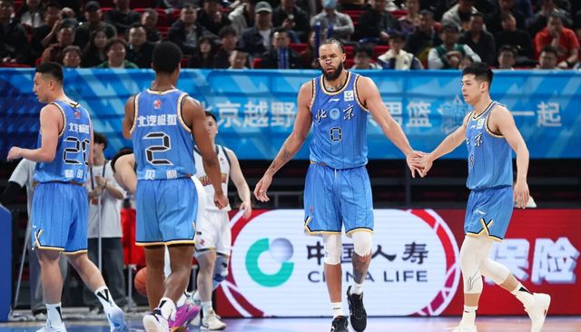 北京首钢冲击3连胜!许利民拒绝输球,周琦对位徐昕,央视直播