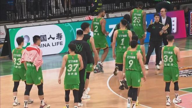 辽篮击败福建!乌戈赛后盛赞三人!再收四大喜讯,季后赛弯道超车