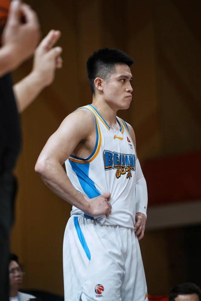 末节14分！英俊哥还是稳......