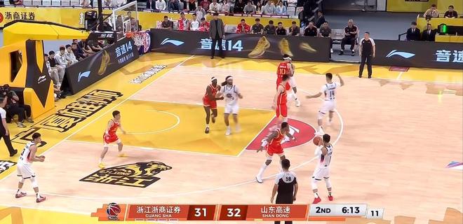 关键时刻掉链子!高速男篮97:103不敌广厦,排名掉至第六