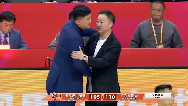 逆转青岛!仅打两分钟得到媒体人怒赞:最后时刻盖帽和篮板立功了