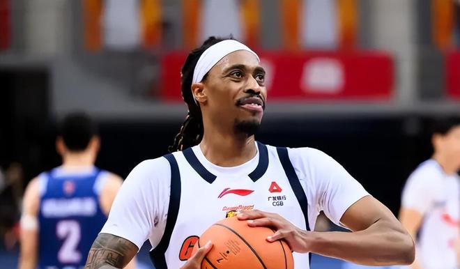 广东110-105青岛!球员评分:3人满分,4人良好,2人不合格