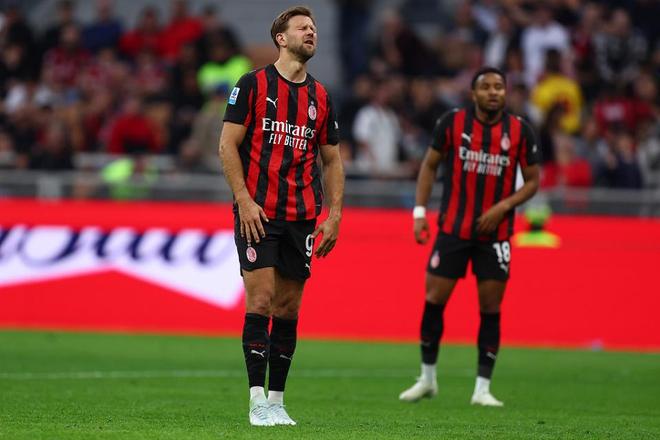 0-3崩盘!米兰近3年主场最惨1败+4轮3负,6500万头牌8射0正遭狂嘘