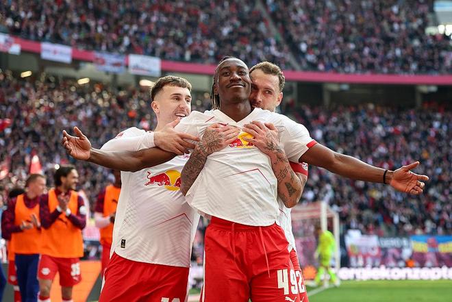 19岁小将18球追平穆西亚拉,德甲20岁以下进球榜被新人掀翻