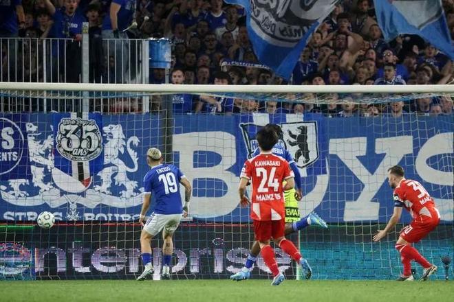 一支飞机零件搭成的球队，凭什么逆转2-0？