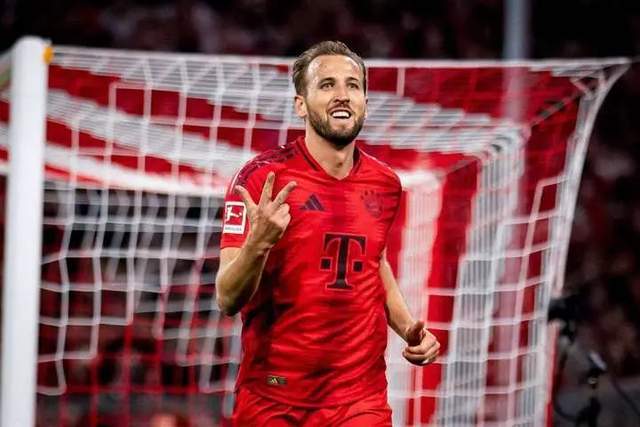 56球封神！凯恩提前4轮夺冠，三冠王还会远吗？