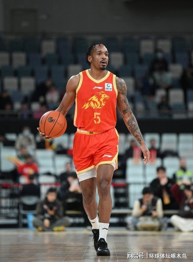 巴里-布朗38分 广厦117-104战胜北控 杰伦-豪斯44分