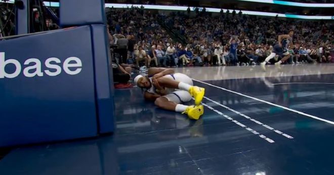 官宣髌腱撕裂！勇士得分手赛季报销，可能告别NBA