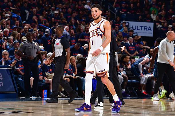 NBA官方：布克因公开批评裁判被罚款35000美元；取消其G2技犯