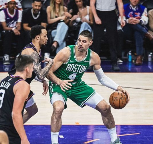 巩固东部第二!绿军逆转大胜太阳 怀特22+8+8格林18中5