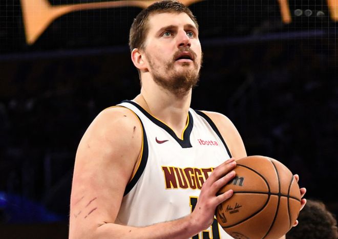 约基奇23+17+17准绝杀!掘金三杀太阳 布克22+8丢三分绝杀