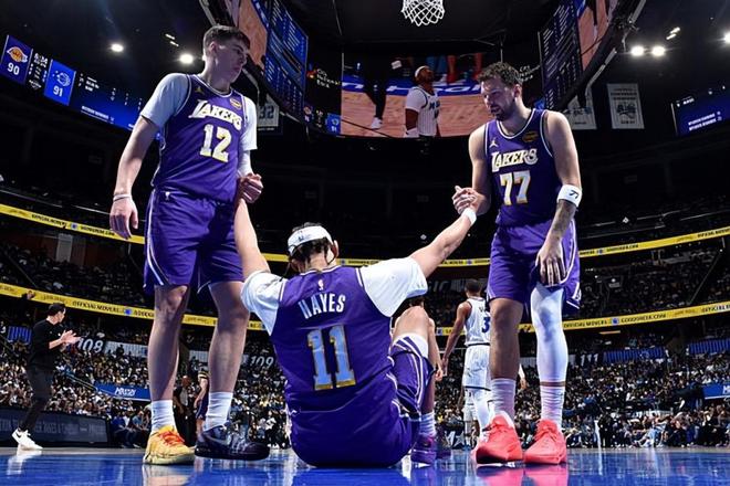 近期状态很不稳定！湖人侧翼新星接下来有跌出轮换阵容的风险？