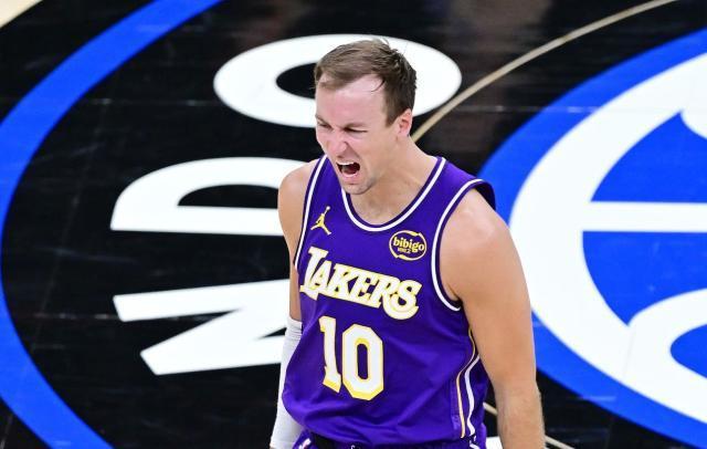 29岁射手王绝杀拯救湖人：佩林卡鸟枪换炮真香