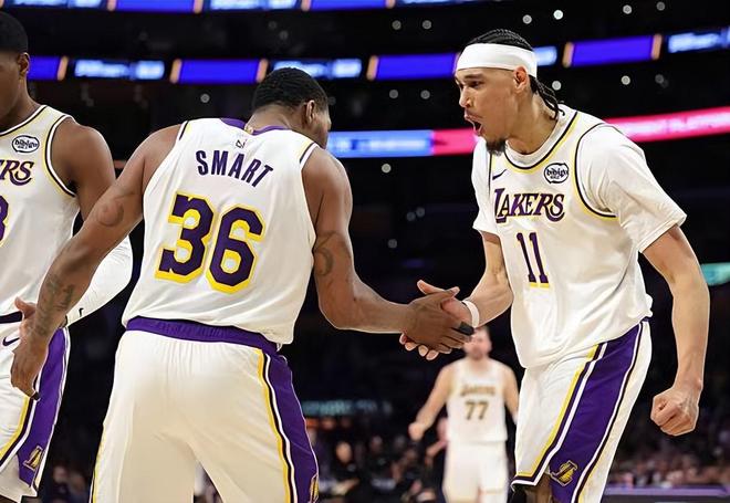 打强队还是显得效果一般，湖人替补中锋到了季后赛能否有所发挥？