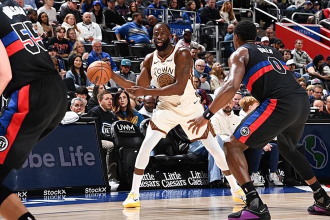 就这表现还能打先发?勇士竟然连这个状态的格林都无法控制?