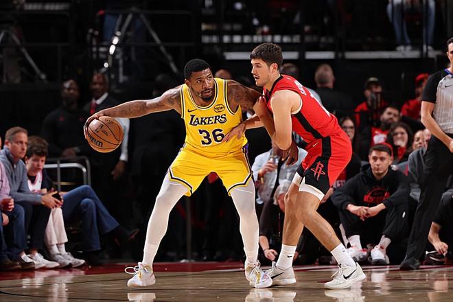 关键时刻又命中了关键三分,湖人后场大闸的重要性被严重低估了?