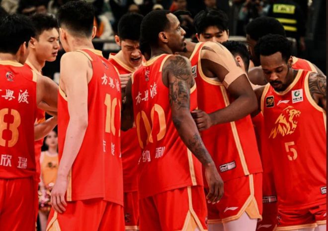 史上观感最差决赛！北京球迷投诉闫军，5大错漏判，杨鸣犀利点评