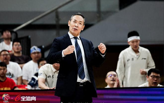 北京赢G1！队长和球迷齐夸一人：能投篮能下顺能处理球，非常称职