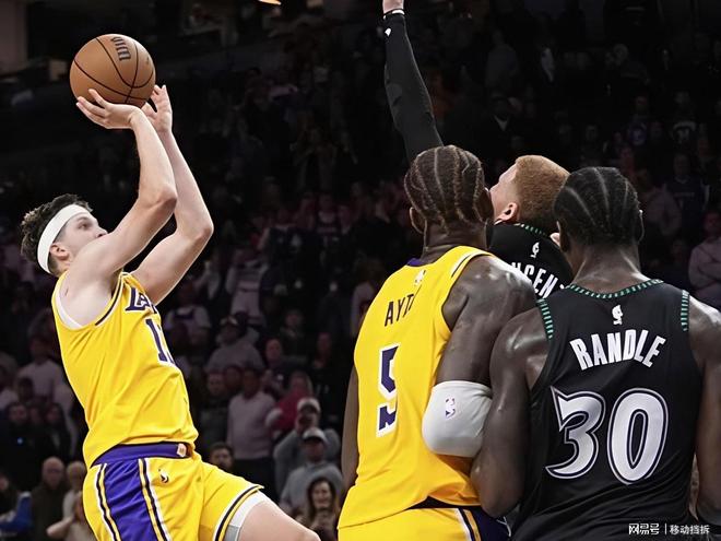 森林狼主帥：被里夫斯絕殺我負主要責任，因為最后一防的策略錯了