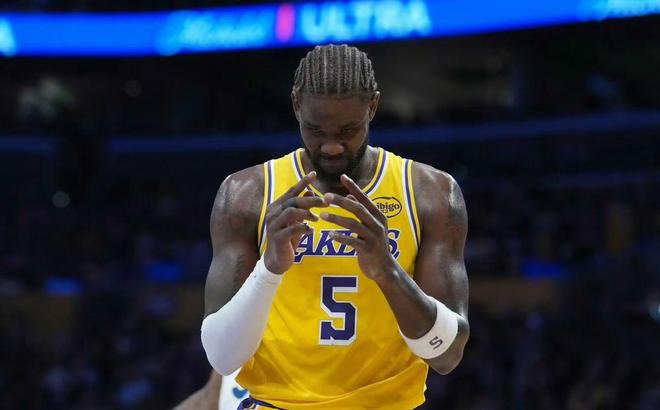 爆砍44+12，造15分大逆轉(zhuǎn)！東契奇振臂高呼，莫蘭特14中3