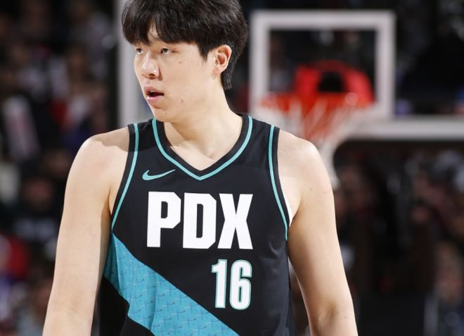 9分！杨瀚森生涯新高！中国其他球员在NBA单场最高得分是多少？