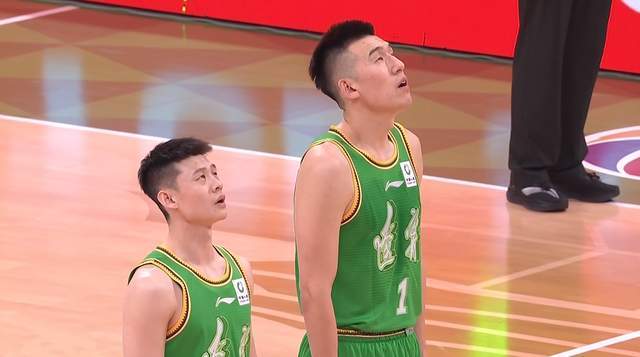 16分大胜，辽宁男篮送卫冕冠军首败 杨鸣换新战术 威尔斯30+7