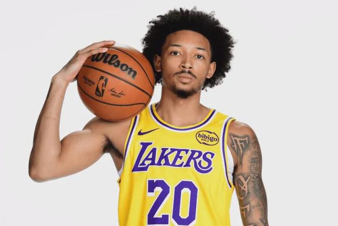 湖人隊(duì)替補(bǔ)奇兵小尼克-史密斯到底是什么水平？