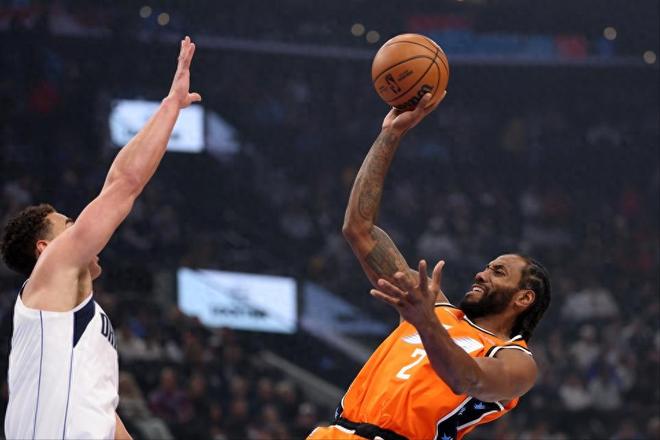 小卡背靠背69分，快船队相同剧本输球！15战13败罪魁罪魁藏不住了