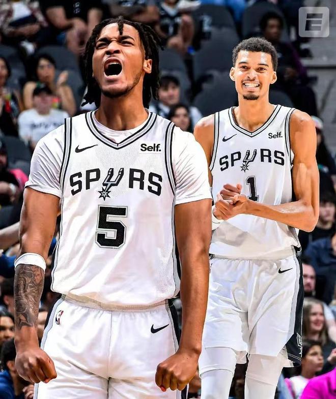 拒绝25分逆转，拒绝爆冷！马刺3分险胜西部倒数第1，文班也传喜讯