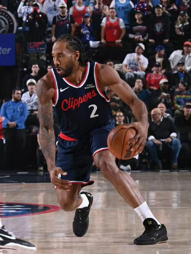 哈登缺陣，快船21分大敗！小卡空砍22+8，5連敗淪為西部倒數(shù)第2