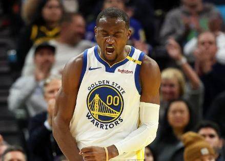 勇士鋒線三人組大殺四方 庫明加已站穩(wěn)先發(fā)席位