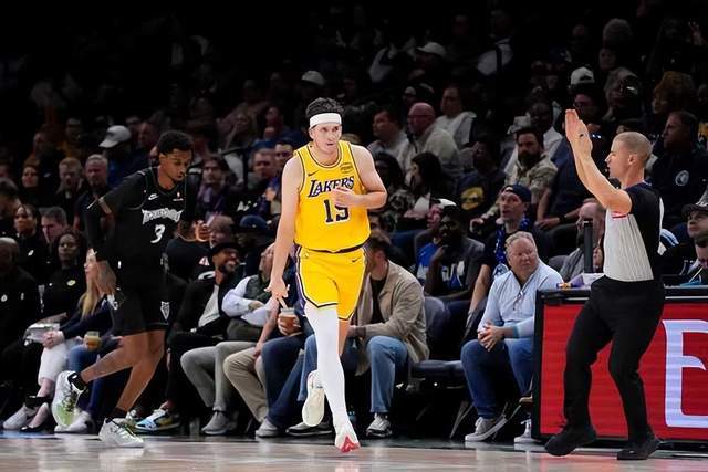 28分16助攻，里夫斯技驚四座絕殺森林狼，湖人四千萬到底給不給