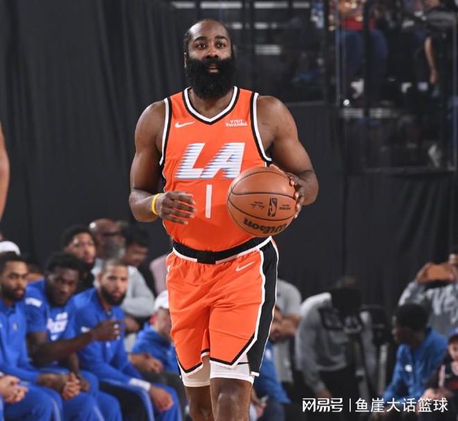 快船110-114独行侠！恐怖的不是4连败，而是哈登在赛后的一番亮相