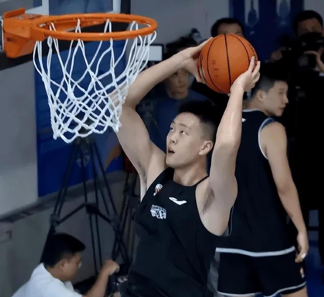 上海全運(yùn)大勝湖北！5人上雙，李弘權(quán)閆鵬飛劃水，劉正清太鐵了！