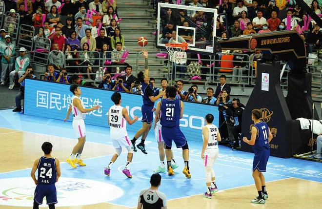 拿下了最受关注的一块金牌