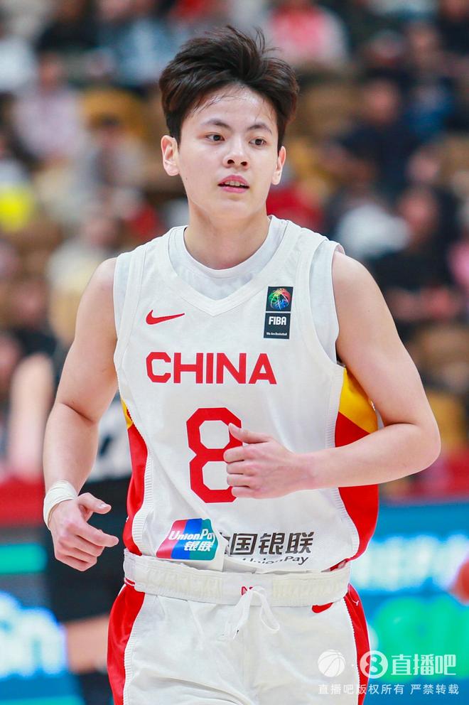 找找状态！杨舒予三分4中2&罚球5中4贡献10分3前场板2助