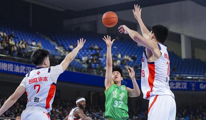 遼寧CBA杯出局原因找到，楊鳴點評一針見血，找不到核心