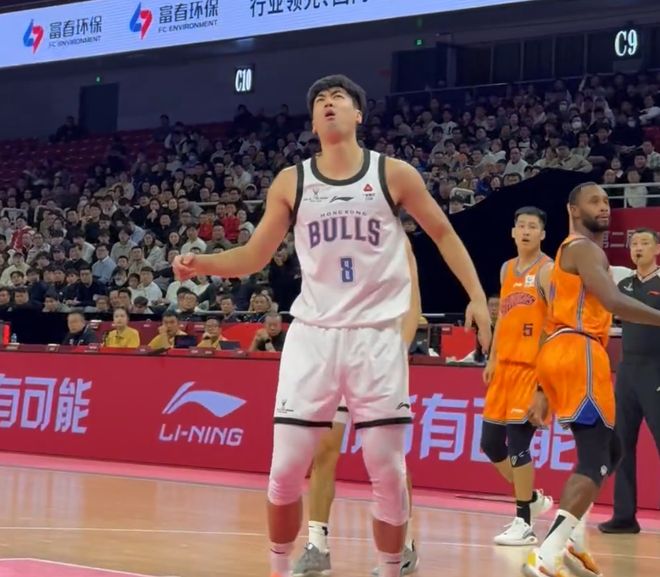 上海大勝香港金牛！四外各顯神通，金金首秀不錯，王哲林輕松暴走