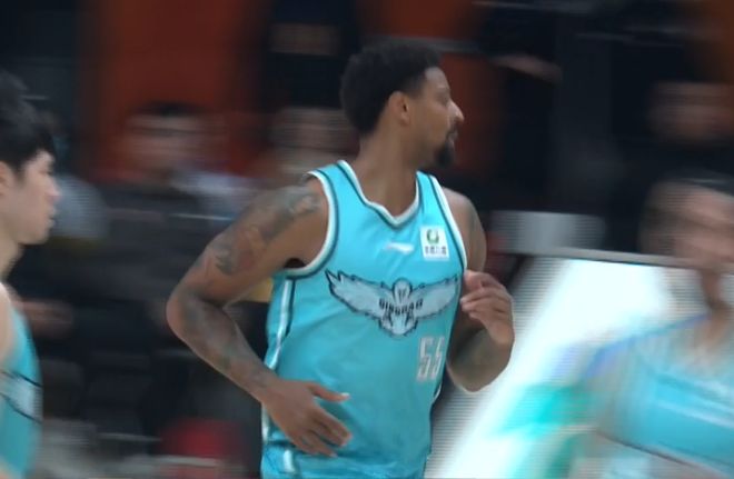 青島最多領先34分大勝天津 林庭謙20+7詹姆斯15+14+8