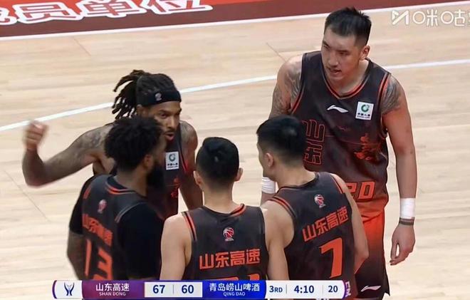山東男籃7分險勝青島晉級八強(qiáng)，三外援發(fā)威陳林堅(jiān)12+5，兩人傷退
