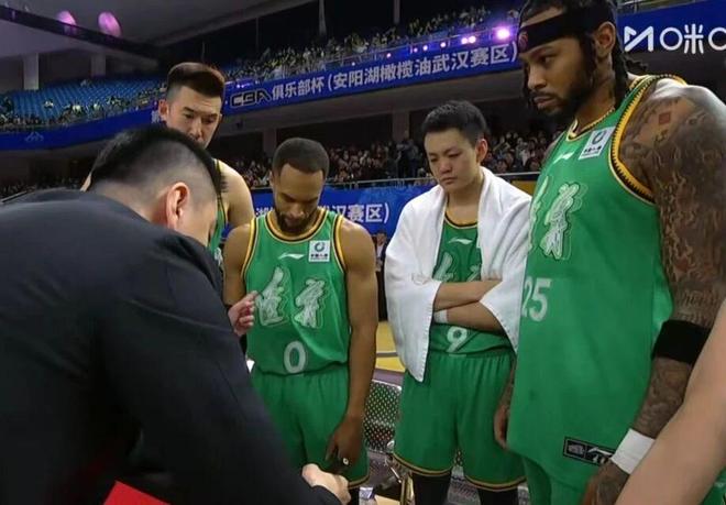 遼寧男籃首戰(zhàn)天津，趙繼偉缺陣鄢手騏對位林庭謙，楊鳴力爭開門紅